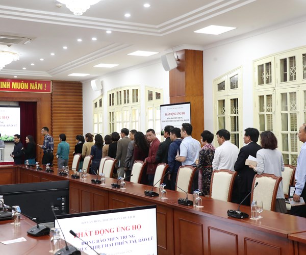 Bộ VHTTDL phát động ủng hộ đồng bào miền Trung khắc phục thiệt hại thiên tai, bão lũ - Anh 7