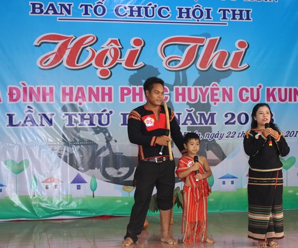 Gia đình là 