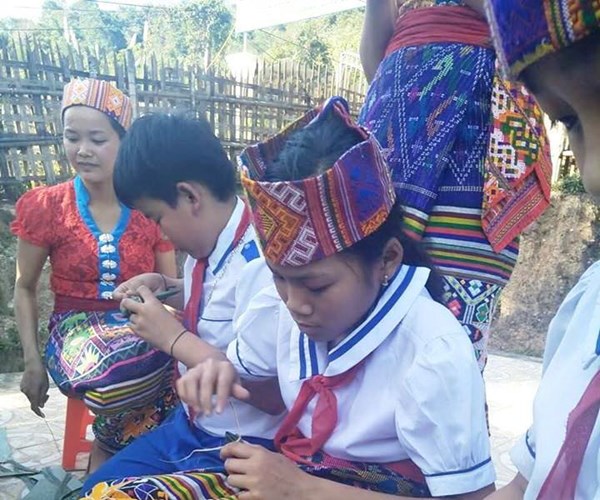 Nghệ An: Trường học vùng cao duy trì trang phục dân tộc truyền thống - Anh 1