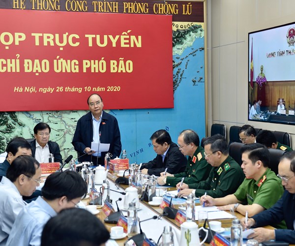 Thủ tướng chỉ đạo triển khai ứng phó khẩn cấp bão số 9 - Anh 1