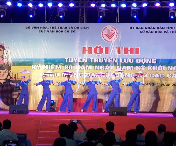 Rực rỡ sắc màu văn hóa vùng miền qua các điểm lưu diễn - Anh 4