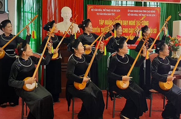 Bảo tồn nghề chế tác đàn tính truyền thống của người Tày, Nùng Cao Bằng - Anh 2