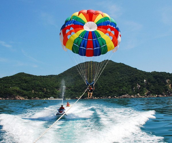 Đà Nẵng: Thiếu dịch vụ để “níu chân” du khách - Anh 1