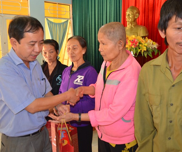 Tết cho người già, neo đơn - Anh 1