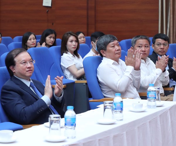 Khai giảng lớp bồi dưỡng lý luận chính trị dành cho đảng viên mới - Anh 3