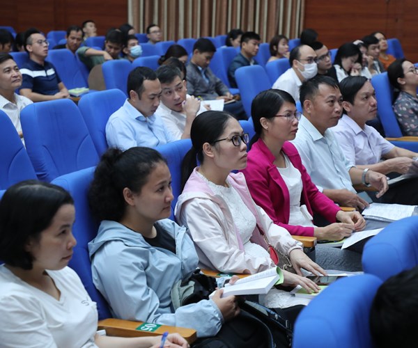 Khai giảng lớp bồi dưỡng lý luận chính trị dành cho đảng viên mới - Anh 4