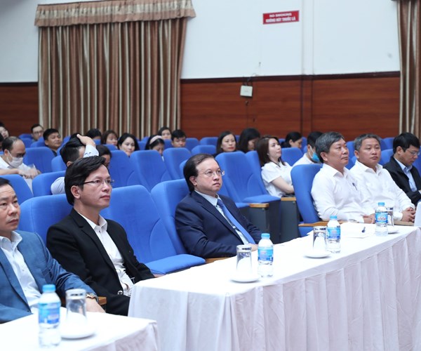 Khai giảng lớp bồi dưỡng lý luận chính trị dành cho đảng viên mới - Anh 2