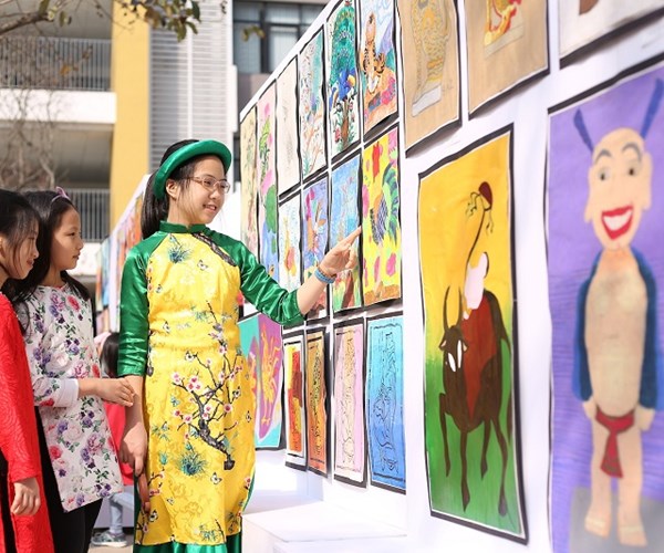 Hội xuân Vinsers 2018 tái hiện văn hóa đón tết các nước trên thế giới - Anh 9