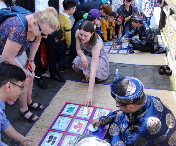 Trải nghiệm Tết cung đình tại Hoàng cung Huế - Anh 1