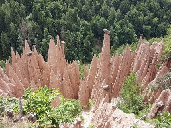 “Kim tự tháp” của trái đất - Anh 1