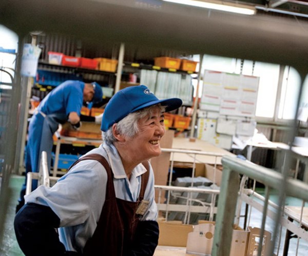 “Xã hội không tuổi” ở Nhật Bản - Anh 1