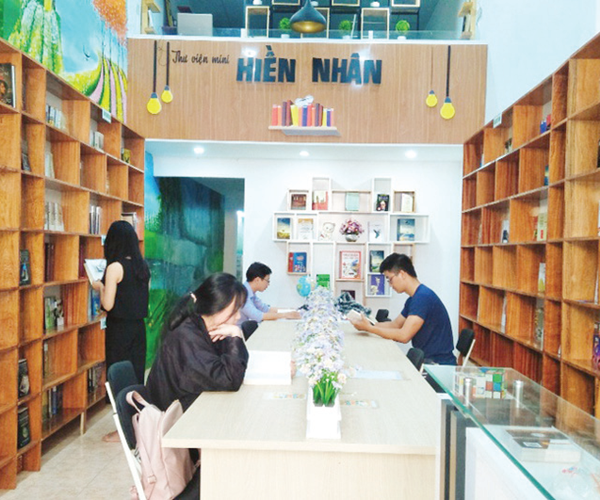 Thư viện của thầy Mười - Anh 1