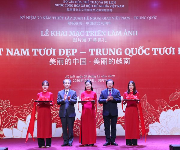 Khai mạc triển lãm ảnh “Việt Nam tươi đẹp – Trung Quốc tươi đẹp” - Anh 2