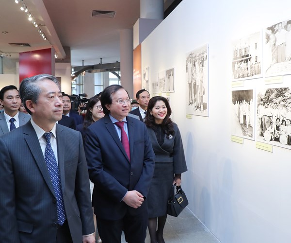 Khai mạc triển lãm ảnh “Việt Nam tươi đẹp – Trung Quốc tươi đẹp” - Anh 6