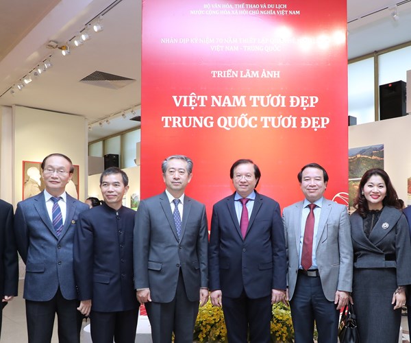 Khai mạc triển lãm ảnh “Việt Nam tươi đẹp – Trung Quốc tươi đẹp” - Anh 8