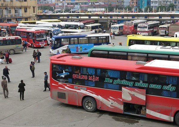 Xử lý nghiêm tình trạng tăng giá vé tàu xe dịp Tết - Anh 1