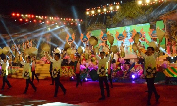 Phê duyệt Đề án “Tổ chức định kỳ ngày hội, giao lưu, liên hoan VHTTDL vùng đồng bào các dân tộc thiểu số theo khu vực và toàn quốc giai đoạn 2021 - 2030” - Anh 2