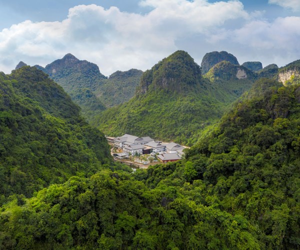 Vì sao Yoko Onsen Quang Hanh tại Quảng Ninh hấp dẫn du khách? - Anh 1