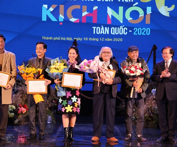 Trao 24 Huy chương cho các tài năng trẻ tại Cuộc thi tài năng trẻ diễn viên kịch nói toàn quốc 2020 - Anh 3
