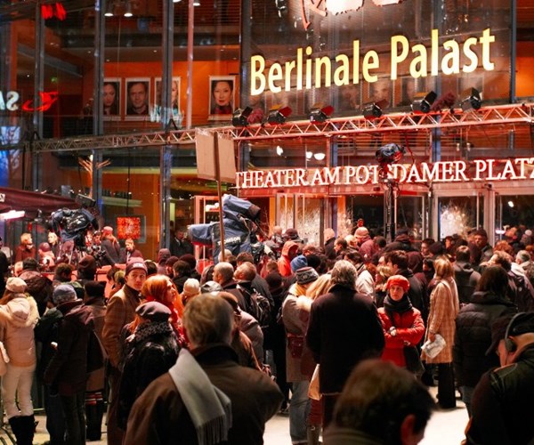 Berlinale lần thứ 71 phải thay đổi chương trình do dịch Covid-19 - Anh 1