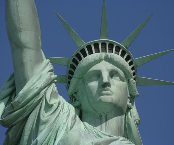 Tượng Nữ thần Tự Do đã được hoạt động trở lại - Anh 1