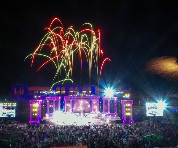 Mãn nhãn với đại tiệc âm thanh, ánh sáng trong New Year Countdown 2021 Nam Phú Quốc - Anh 1