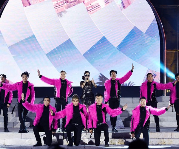 Mãn nhãn với đại tiệc âm thanh, ánh sáng trong New Year Countdown 2021 Nam Phú Quốc - Anh 2