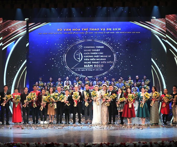 Toả sáng các gương mặt tiêu biểu nghệ thuật biểu diễn năm 2020 - Anh 9