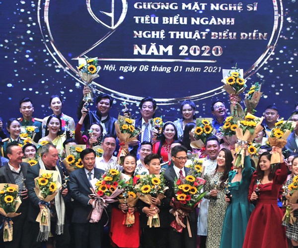 Toả sáng các gương mặt tiêu biểu nghệ thuật biểu diễn năm 2020 - Anh 3