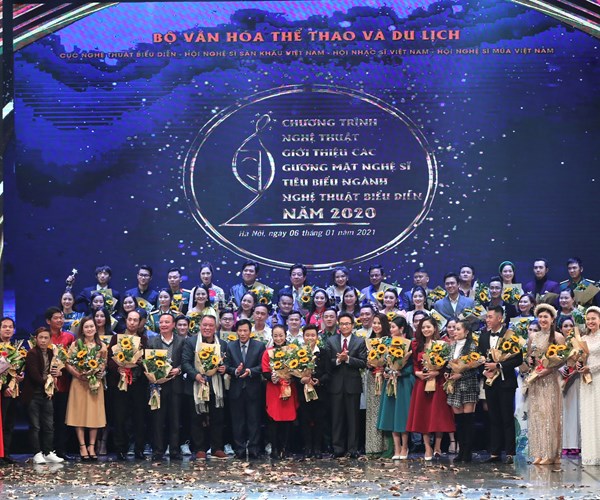 Toả sáng các gương mặt tiêu biểu nghệ thuật biểu diễn năm 2020 - Anh 1
