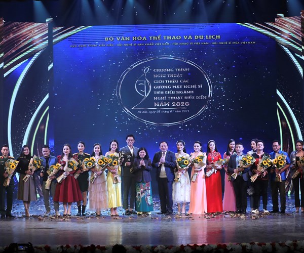 Toả sáng các gương mặt tiêu biểu nghệ thuật biểu diễn năm 2020 - Anh 6