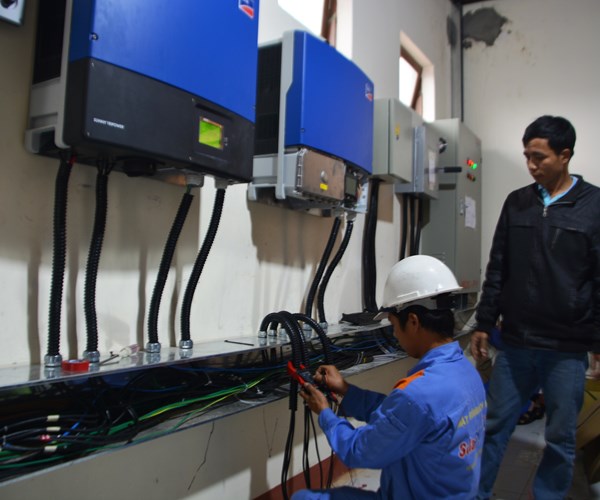 Hội An: Vận hành thiết bị công cộng bằng điện nặng lượng mặt trời - Anh 2