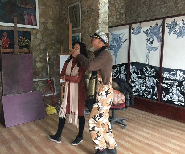 Nhiều nghệ sĩ nổi tiếng tham dự triển lãm tranh “Hồi sinh” của Họa sĩ Hoàng Hà Tùng  trên núi Phượng Hoàng - Anh 7