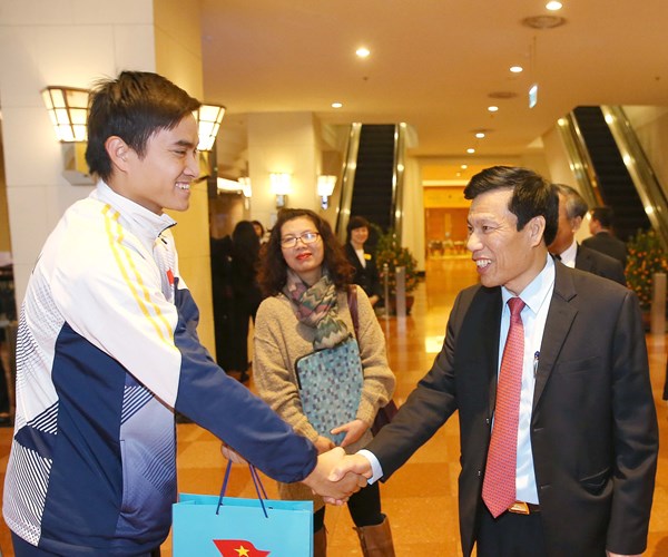 Bộ VHTTDL: Gặp mặt các HLV, VĐV tiêu biểu - Anh 3