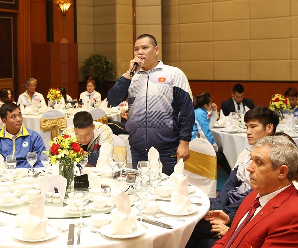 Bộ VHTTDL: Gặp mặt các HLV, VĐV tiêu biểu - Anh 8