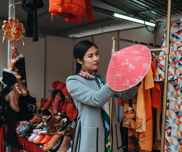 Những phiên chợ gọi Tết về giữa phố - Anh 1
