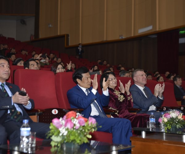 Tiếp tục xây dựng Nhà hát Ca múa nhạc Việt Nam là một đơn vị nghệ thuật ca múa nhạc mẫu mực - Anh 9