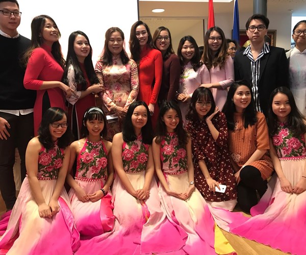 Người Việt tại Hà Lan ăn Tết đủ sắc màu - Anh 4