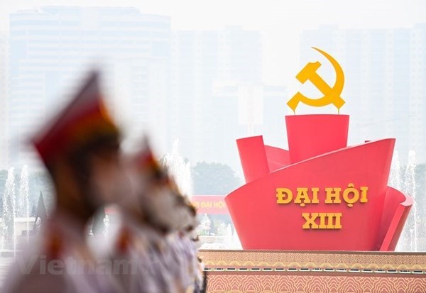 Đại hội XIII: Tin tưởng, quyết tâm đưa đất nước phát triển bền vững - Anh 1