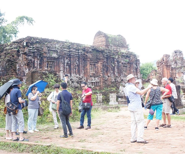 Quảng Nam: Du khách nhộn nhịp du xuân - Anh 4