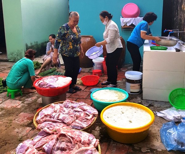 1.000 bánh tét và 7.000 khẩu trang gửi tuyến biên giới chống dịch Covid-19 - Anh 1