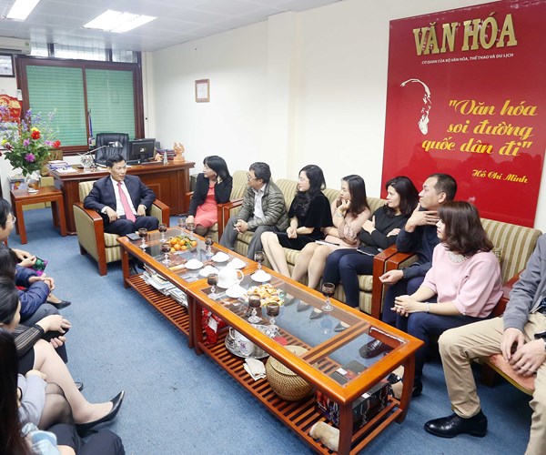 Bộ trưởng Nguyễn Ngọc Thiện thăm và chúc Tết Báo Văn Hóa - Anh 2