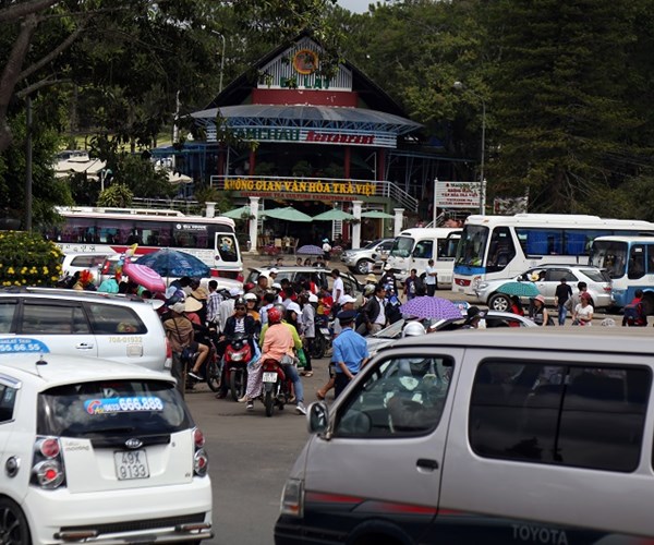 Nam Trung Bộ và Tây Nguyên khách du lịch tăng mạnh dịp Tết - Anh 5