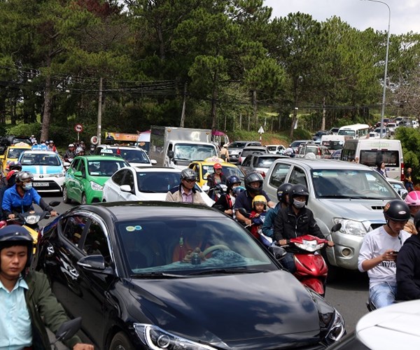 Nam Trung Bộ và Tây Nguyên khách du lịch tăng mạnh dịp Tết - Anh 6