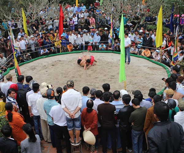 Thừa Thiên Huế: Tham gia hội vật Thủ Lễ cầu mong sức khỏe năm mới - Anh 1