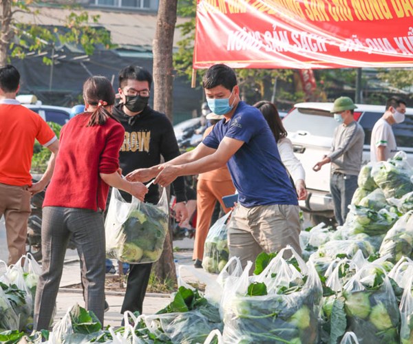Người dân Hà Nội chung tay 