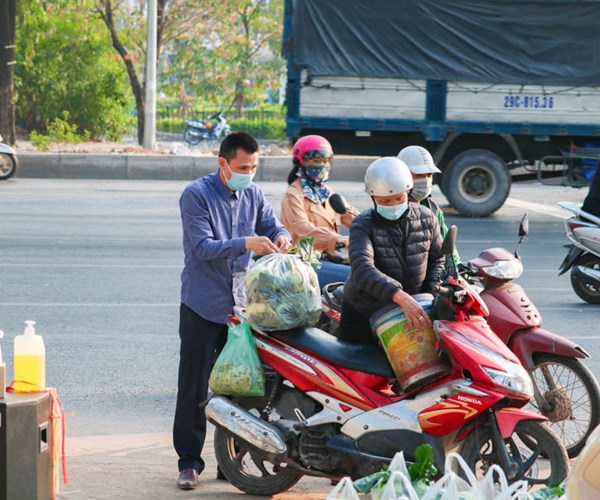 Người dân Hà Nội chung tay 