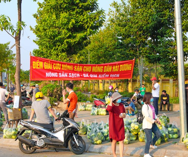 Người dân Hà Nội chung tay 