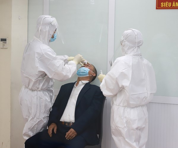 Tiêm thử nghiệm vaccine ngừa Covid-19 Nano Covax giai đoạn 2 - Anh 4