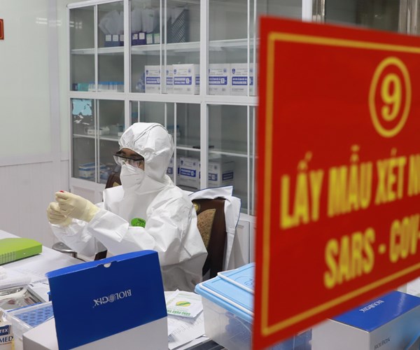Tiêm thử nghiệm vaccine ngừa Covid-19 Nano Covax giai đoạn 2 - Anh 3